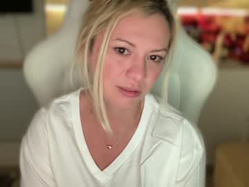 hardcore cam girl kiradivine image #3615647