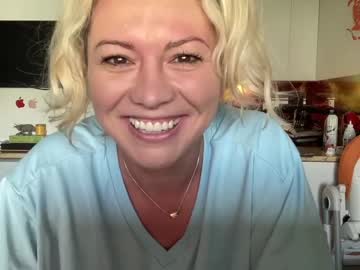 hardcore cam girl kiradivine image #3085202