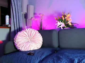 hardcore cam girl littlee33 image #1708283