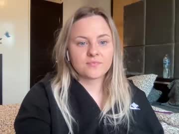 hardcore cam girl tigoldbitties11 image #1409186