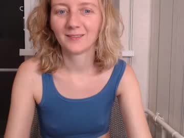 hardcore cam girl elly_helly image #1593350