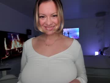 hardcore cam girl kiradivine image #319496