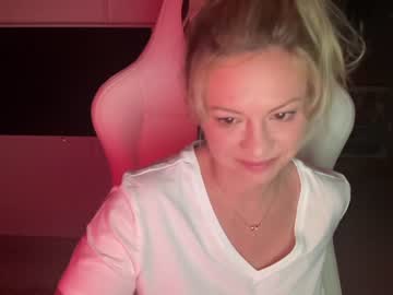 hardcore cam girl kiradivine image #1755614
