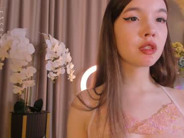 hardcore cam girl petite_amely image #3680342