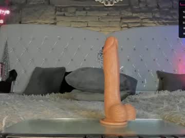 hardcore cam girl royalsquirt_ image #2642858