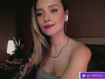 hardcore cam girl _yvie_ image #2422911