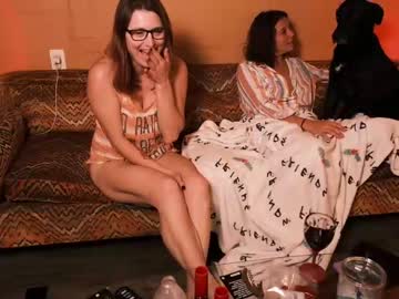 hardcore cam girl nellebeachgirl image #3837255