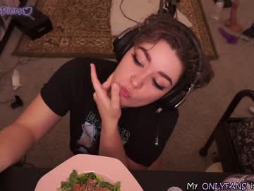 hardcore cam girl evelynpiers image #3191862