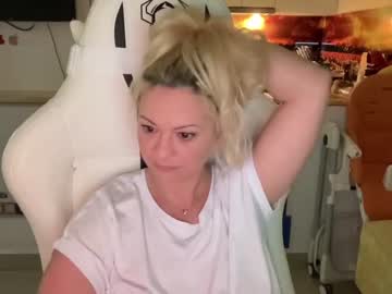 hardcore cam girl kiradivine image #2581858