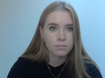 hardcore cam girl bite_big_lips image #390938