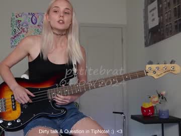 hardcore cam girl petitebrat image #4459182