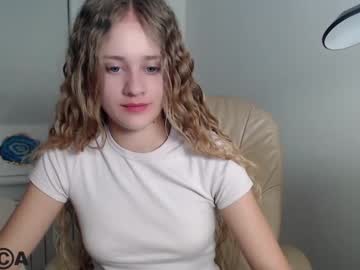 hardcore cam girl loveinemili image #2610138