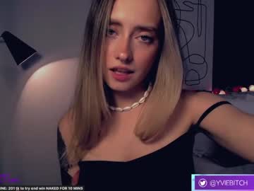 hardcore cam girl _yvie_ image #4136183