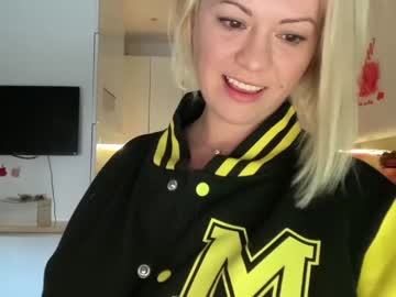 hardcore cam girl kiradivine image #3658473
