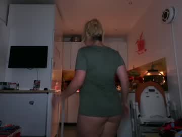 hardcore cam girl kiradivine image #2210036