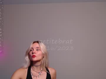 hardcore cam girl petitebrat image #3793279