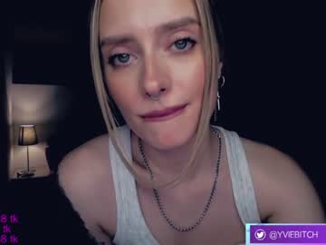 hardcore cam girl _yvie_ image #2999971
