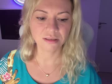 hardcore cam girl kiradivine image #1950967