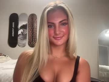 hardcore cam girl lovelyaveryy image #4667441