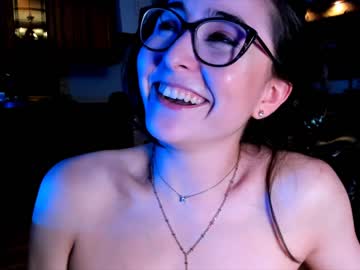 hardcore cam girl littlee33 image #1430695