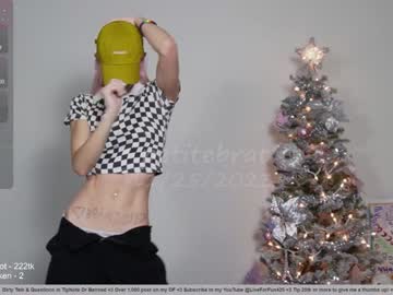 hardcore cam girl petitebrat image #3837464