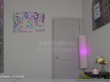hardcore cam girl petitebrat image #4022597