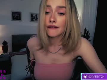 hardcore cam girl _yvie_ image #2856665