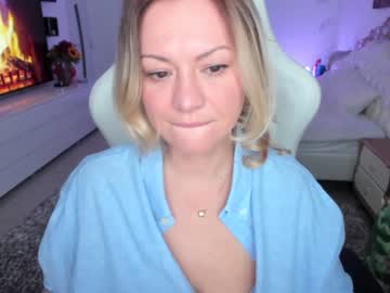 hardcore cam girl kiradivine image #324435