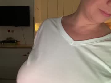 hardcore cam girl kiradivine image #2886379