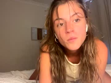 hardcore cam girl foxyone01 image #4192084