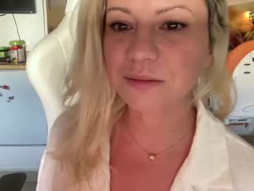 hardcore cam girl kiradivine image #3246636