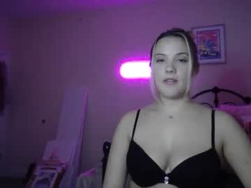 hardcore cam girl varsitybaby000 image #685487