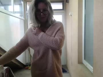 hardcore cam girl deepintoyourmind image #2712176