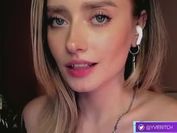 hardcore cam girl _yvie_ image #2413491