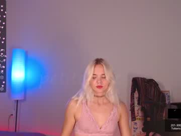 hardcore cam girl petitebrat image #3568854