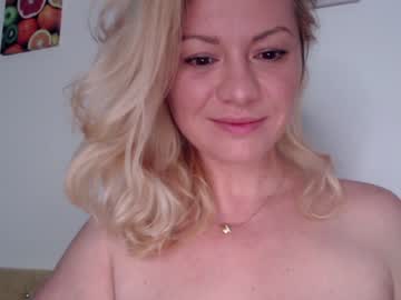 hardcore cam girl kiradivine image #1358031