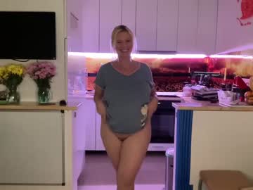 hardcore cam girl kiradivine image #3812038