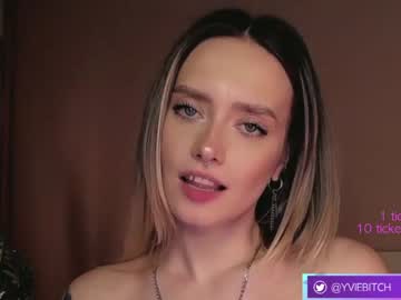 hardcore cam girl _yvie_ image #2365620