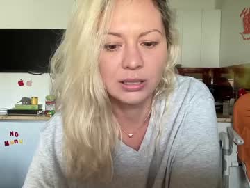 hardcore cam girl kiradivine image #3161389
