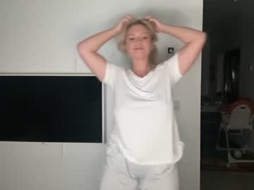 hardcore cam girl kiradivine image #1760314