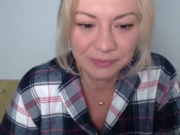 hardcore cam girl kiradivine image #1984448