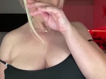 hardcore cam girl kiradivine image #3806847
