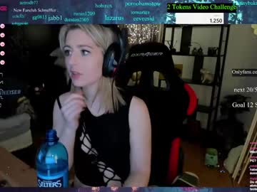 hardcore cam girl kimilee22 image #2610612