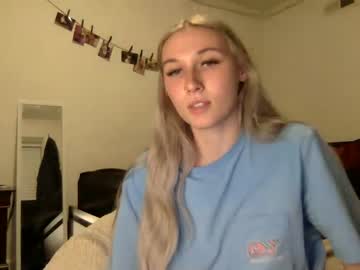 hardcore cam girl petiteblondie13 image #4625923