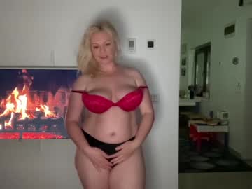 hardcore cam girl kiradivine image #2824003