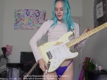 hardcore cam girl petitebrat image #4609326