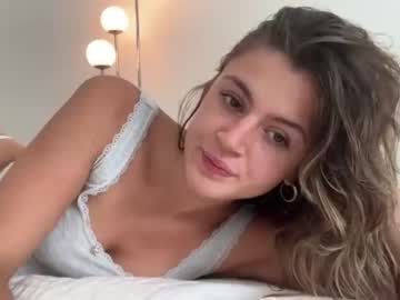 hardcore cam girl foxyone01 image #4478675