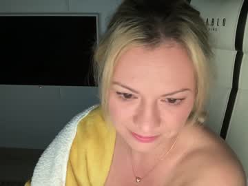hardcore cam girl kiradivine image #1921874