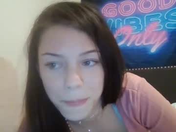 hardcore cam girl lilbbyily1 image #4646185