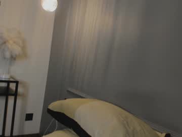 hardcore cam girl tia__moon image #2279607